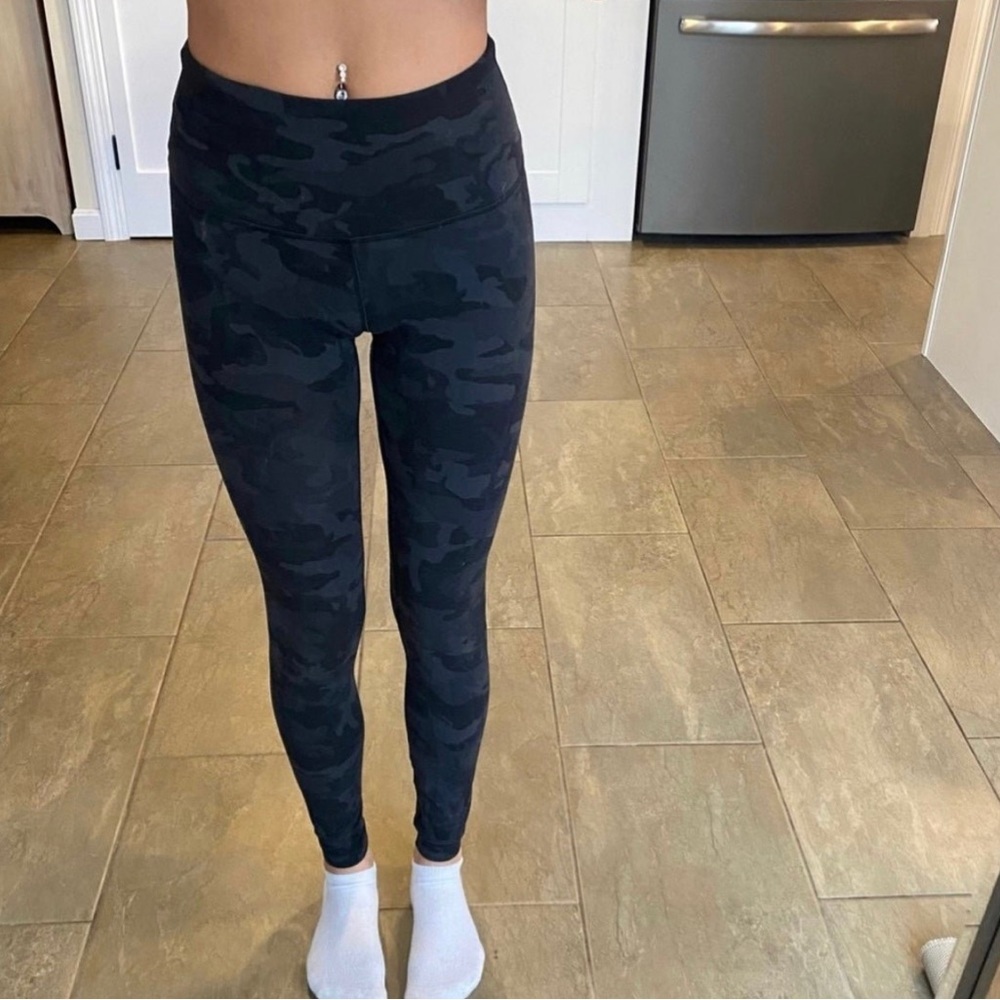 Lululemon Align High Rise 25” Black Camo Coal Multi Leggings Size 4